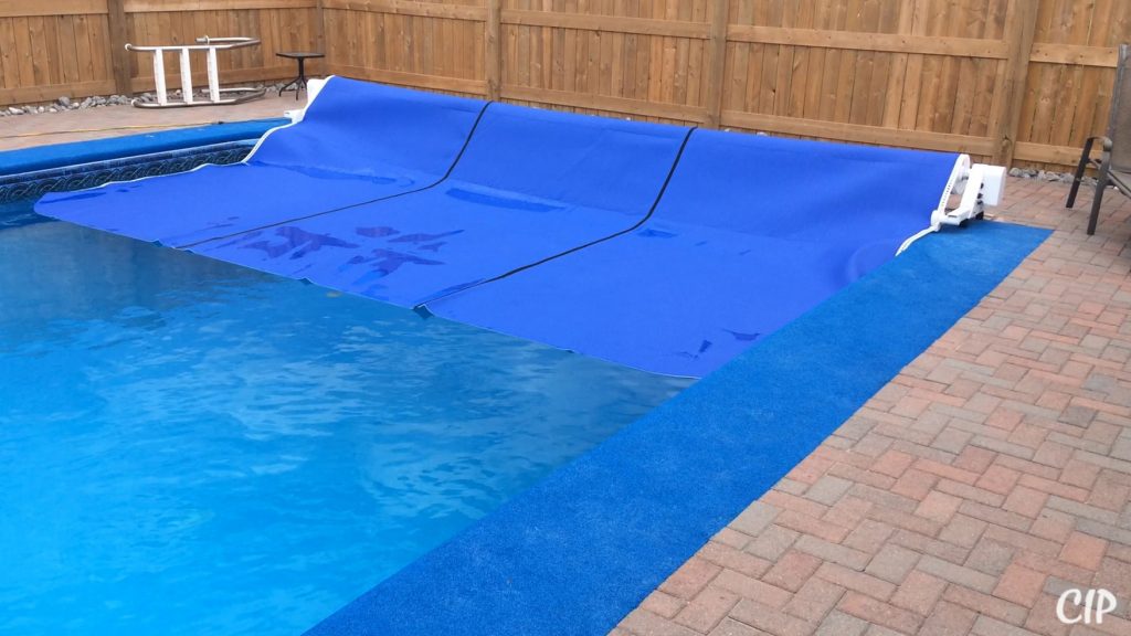 automatic insulating pool cover